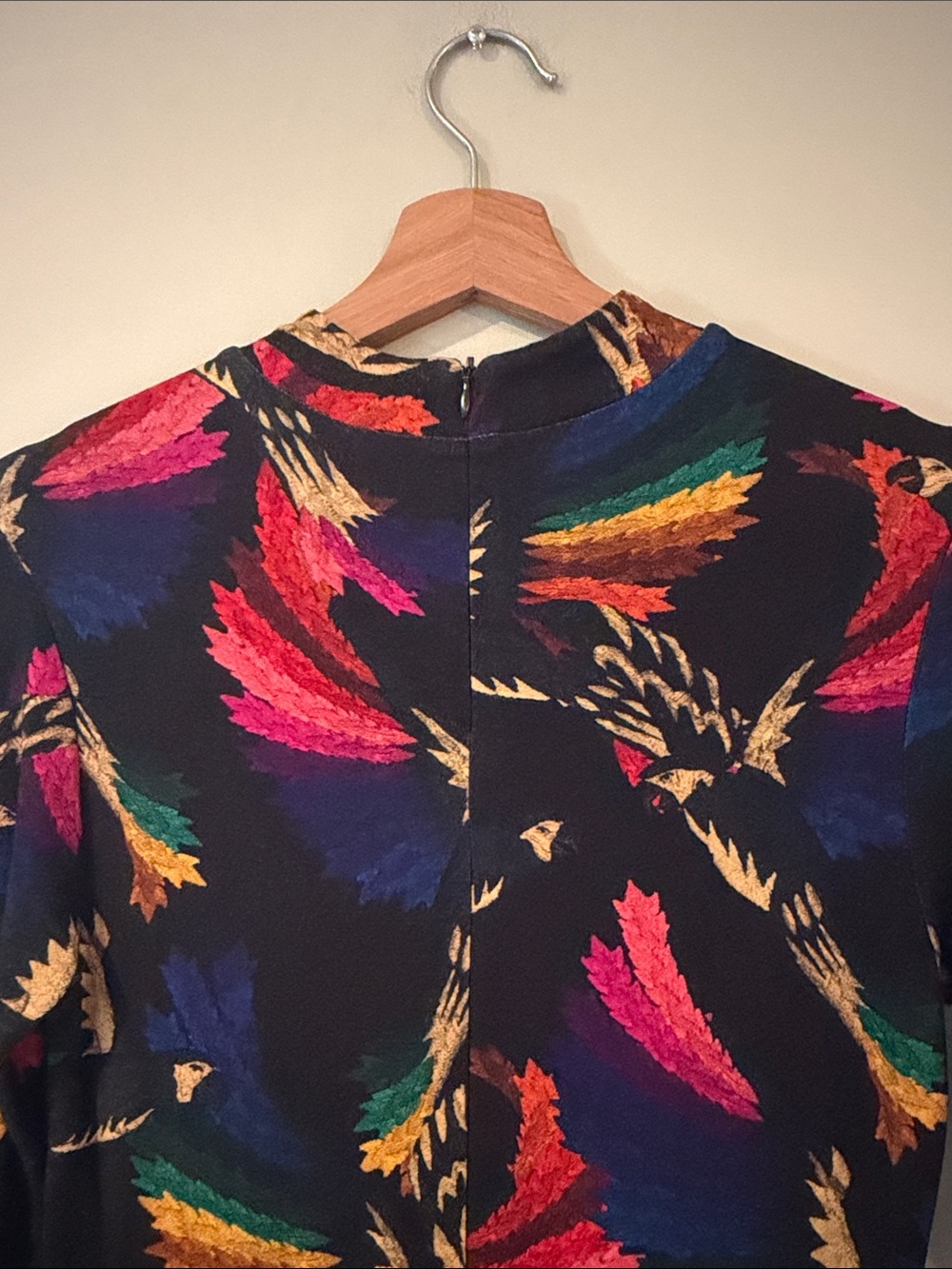 NWOT FARM Rio Black Macaws Flight Jersey Midi Dress S Mock Neck Bird Print - Picture 4 of 6